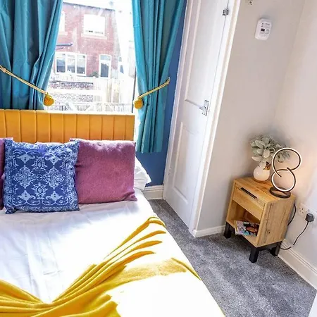 Liquorice Lodge- 2 Bed & Parking Castleford Exterior photo