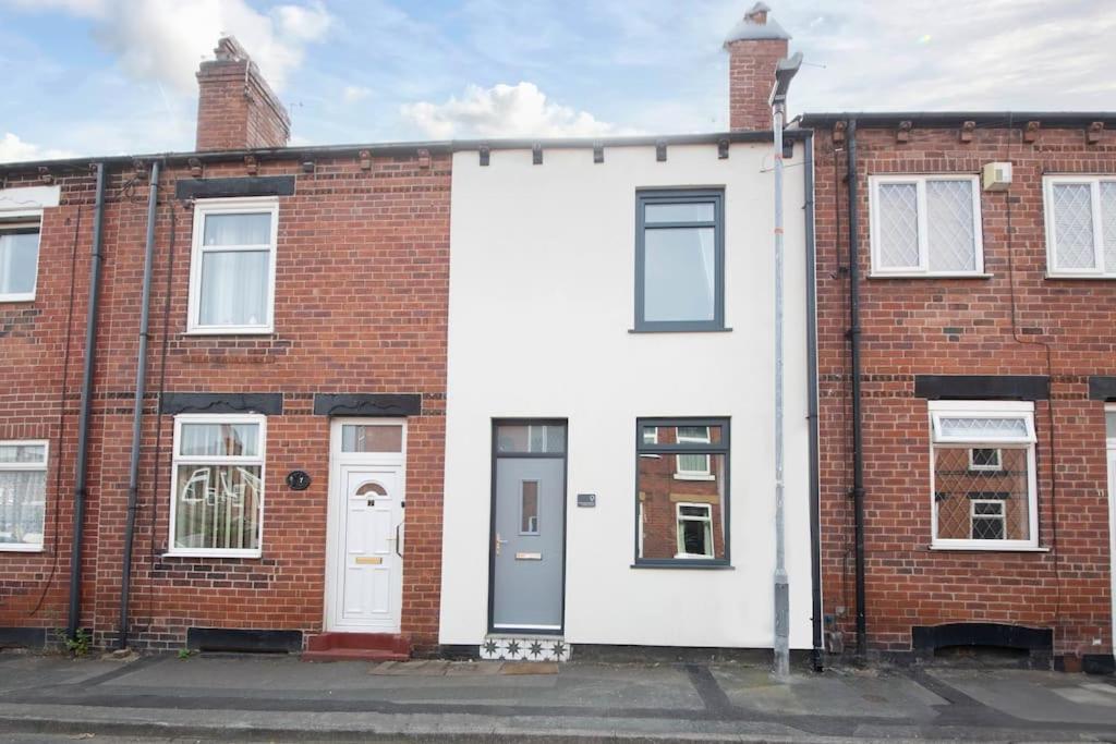 Liquorice Lodge- 2 Bed & Parking Castleford